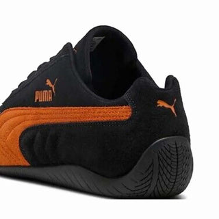 Tenis Unisex Puma Speedcat OG Negro Naranja vista atras