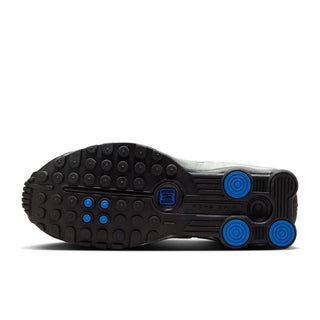 Tenis Mujer Nike Shox R4 Plateado Metalico Negro vista suela