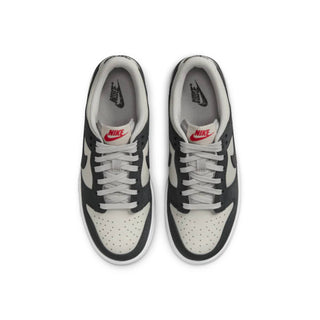 Tenis Infantil Nike Dunk Low HF Negro Gris Blanco vista par superior