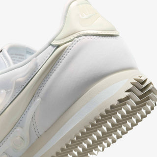 Tenis Mujer Nike Cortez LX Summit White Glass vista talon