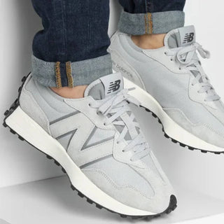 Tenis Unisex New Balance 327 Triple Gris vista imagen referencia