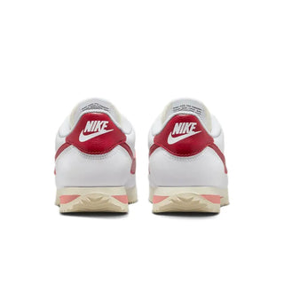 Tenis Mujer Nike Cortez White Red Stardust vista atras