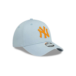 Gorra Mujer New York Yankees MLB League Essentials 9FORTY Azul Pastel vista lateral secundaria