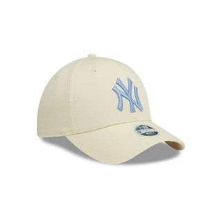 Gorra Mujer New York Yankees MLB League Essentials 9FORTY vista lateral secundaria