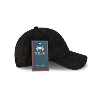 Gorra New Era x Moon Wool 9FORTY Strapback Negra vista lateral etiqueta