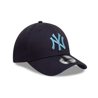 Gorra New York Yankees MLB League Essentials 9FORTY Azul Marino vista lateral secundaria