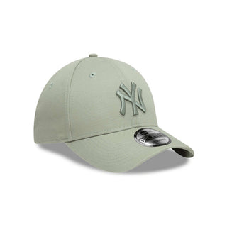 Gorra New York Yankees MLB League Essentials 9FORTY Verde Claro vista lateral secundaria