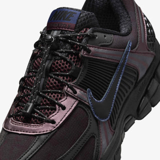 Tenis Mujer Nike Zoom Vomero 5 Burgundy Crush vista zoom frente