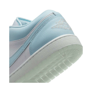 Tenis Hombre Air Jordan 1 Low SE Azul Glaciar Blanco vista zoom talon