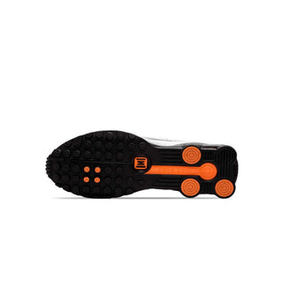 Tenis hombre nike shox r4 negro gris naranja vista suela