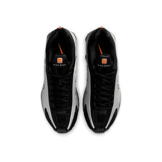 Tenis hombre nike shox r4 negro gris naranja vista par superior