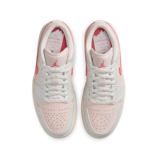 Tenis Mujer Air Jordan 1 Low SE Blanco Rosa Fresa vista par superior