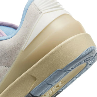 Tenis Mujer Air Jordan 2 Retro Low Blanco con Azul vista zoom talon