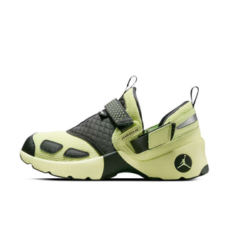 Tenis Mujer Jordan Trunner LX Verde Negro vista lateral principal
