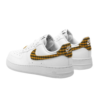 Tenis Mujer Nike Air Force 1 07 Bronzine Gingham vista atras
