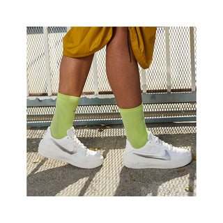 Tenis Mujer Nike Air Force 1 PLT.AF.ORM Blanco Plata vista foto referencia