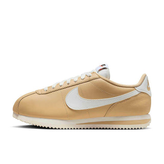 Tenis mujer Nike Cortez Leather Sesame Beige vista lateral principal
