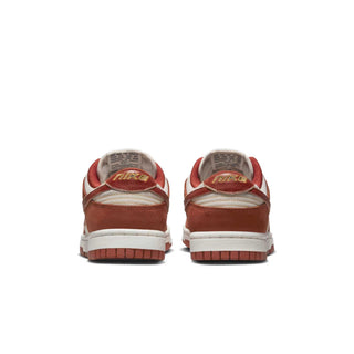 Tenis Mujer Nike Dunk Low LX Cafe Naranja vista par atras